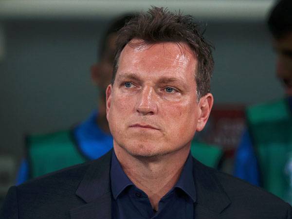 הפנים לאוסטריה. הרצוג (אלן שיבר)