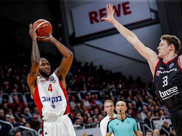 בספק למשחק ברביעי. ג'ונסון (צילום: פיב"א)