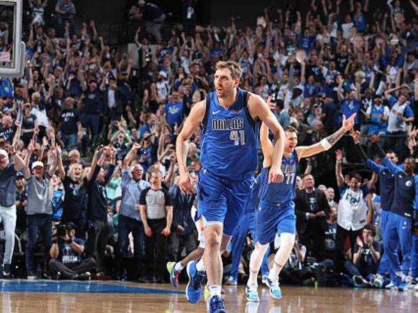 כולם בדאלאס נהנו (צילום: Nathaniel S. Butler/NBAE via Getty Images)