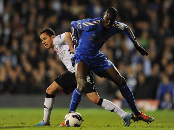 רק לפני שבע שנים זכה בתואר השחקן המצטיין מול צ'לסי, היום הוא משחק עם נטע לביא (GETTY)