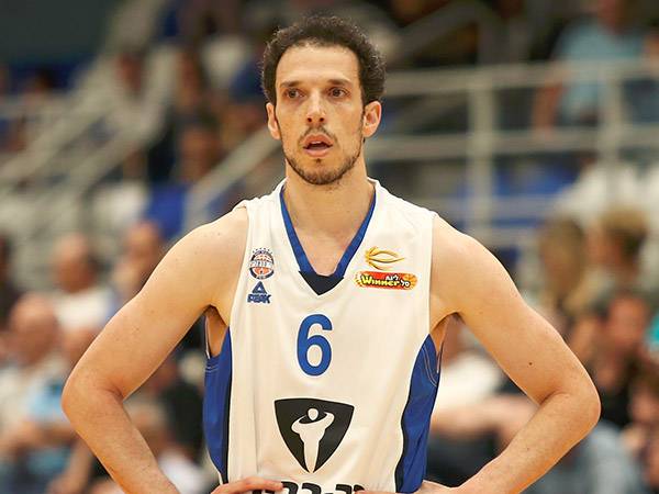 חנוכי. הזיל דמעה בסיום (אלן שיבר)