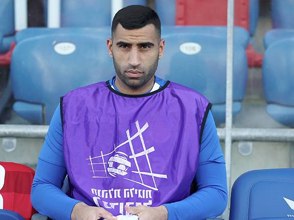 ינקו, איבד את אפודת השוער הראשון (אלן שיבר)