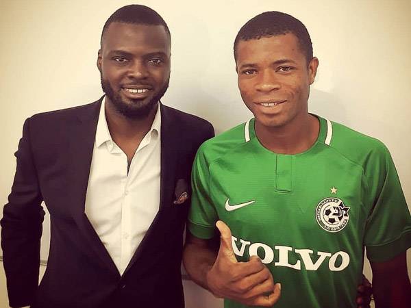 אוטין עם הסוכן: "כמו לנהוג בפיאט כשיש לך פרארי" (צילום פרטי)