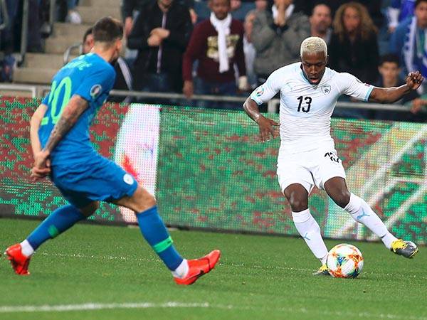 חדשות טובות להרצוג. טוואטחה במדי הנבחרת (צילום: אלן שיבר)