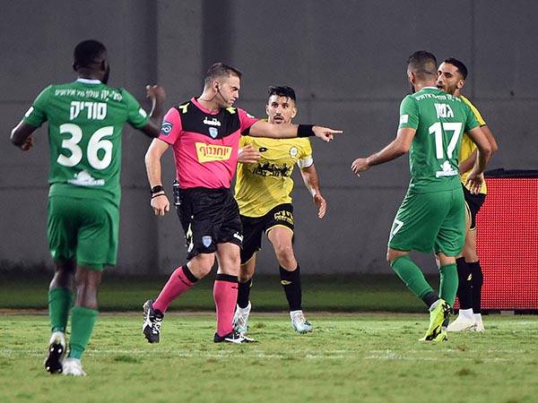 רגע שנוי במחלוקת (ברני ארדוב)