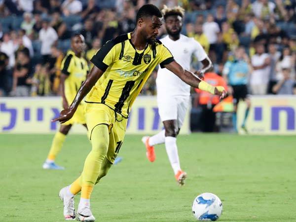 סובל מרגישות. פלומן (דני מרון)