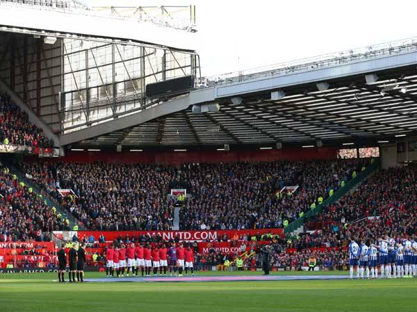 אוהדי יונייטד ממלאים את אולד טראפורד למרות התוצאות (GETTY)