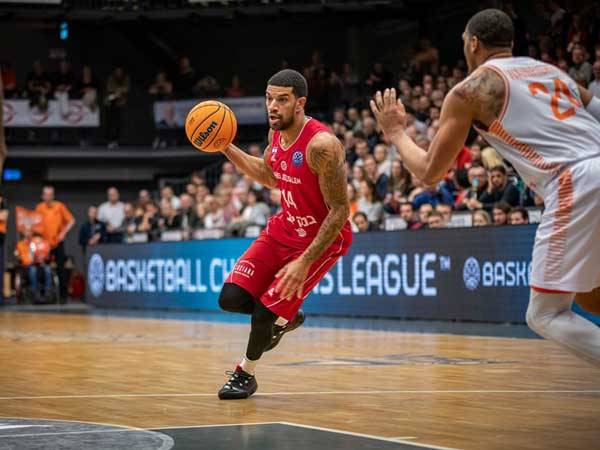 פלדין, היה אחד הבולטים בריצה של האדומים (FIBA)