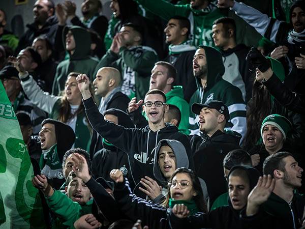 אין כמו להיות במגרש (עודד קרני)