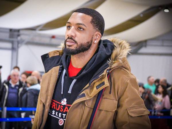 תומאס לקראת ההמראה