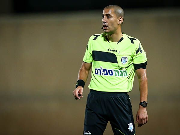 לירן ליאני. השופט הוותיק שובץ למשחק החשוב בעכו (מאור אלקסלסי)