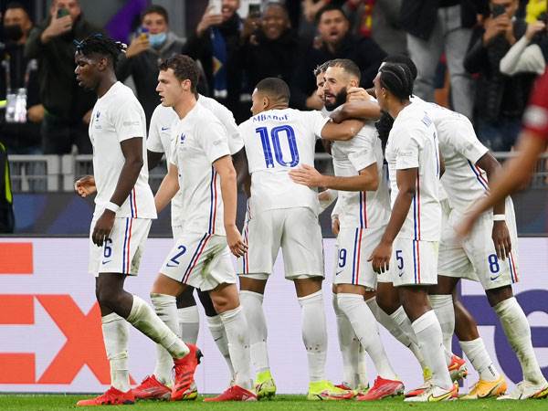 שחקני נבחרת צרפת חוגגים. בדרך לריפיט? (Getty)