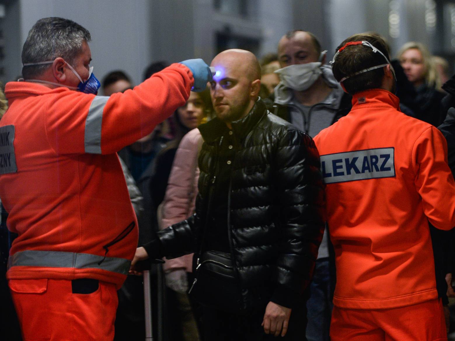 בדיקת חום בברגמו. סמוכה לשווייץ (Getty)