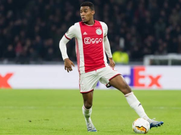 גראבנברך הפך לשחקן הצעיר ביותר באייאקס (GETTY)