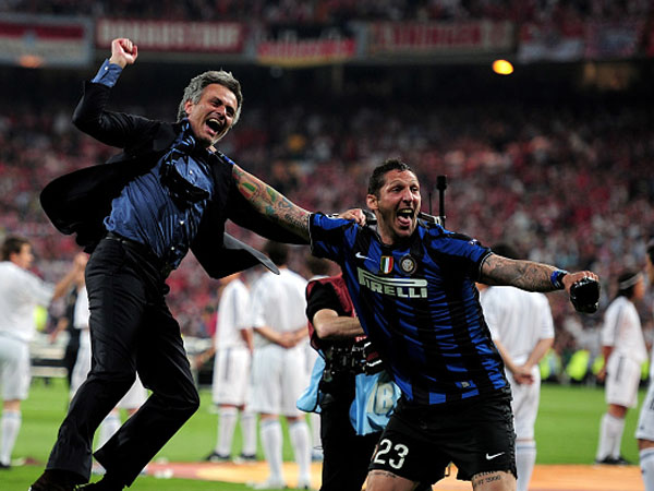 חיבוק שסימן פרידה. מוריניו ומטראצי (getty)