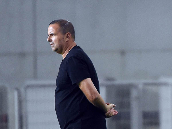 הניח יסודות. (ברני ארדוב)