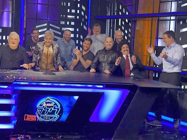 מיקו עם הצוות ב"בובה". "אוחנה מפרגן לי על החיקוי" (יזהר טרמו)