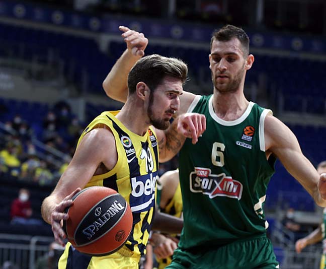דה קולו שלט בקצב (GETTY)