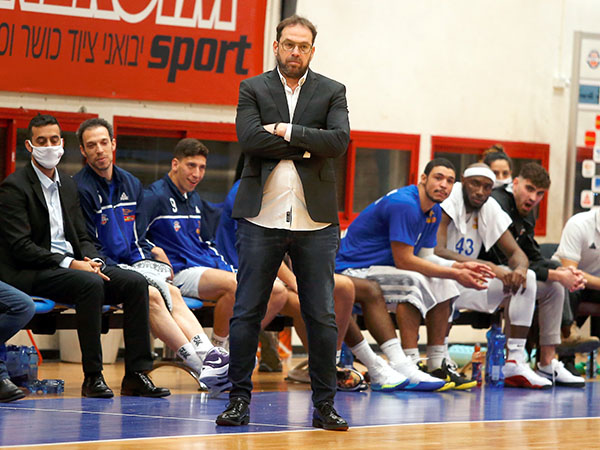 בתקופה טובה, דרוקר (אלן שיבר)