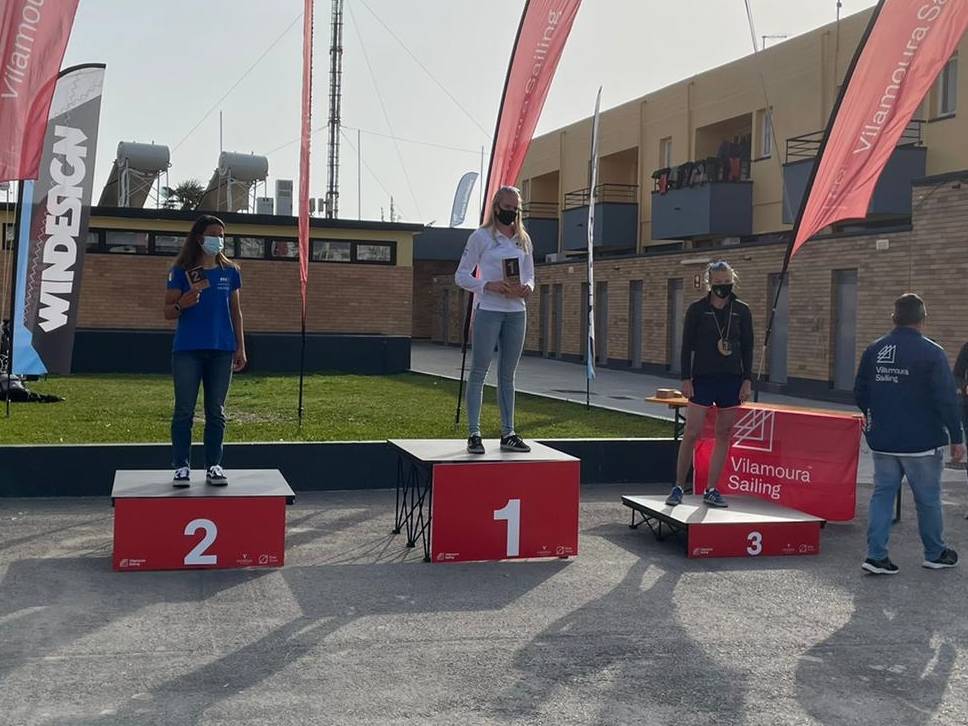 ספיצ'קוב על הפודיום (צילום: איגוד השייט בישראל)