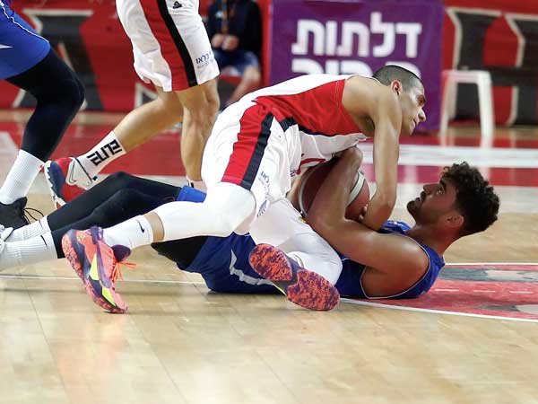 נלחמו על כל כדור (אלן שיבר)