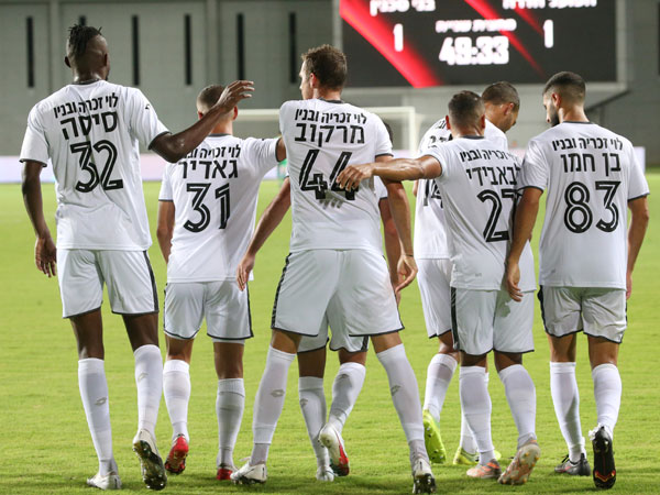 סכנין. נצמדת לפסגה (אודי ציטיאט)