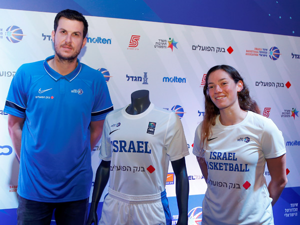 פניני באירוע ההשקה של איגוד הכדורסל (אלן שיבר)