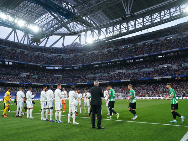 וריאל מדריד כיבדה את מחזיקת הגביע (Getty)
