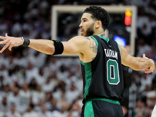 ג'ייסון טייטום. בוסטון קרובה לגמר (GETTY)