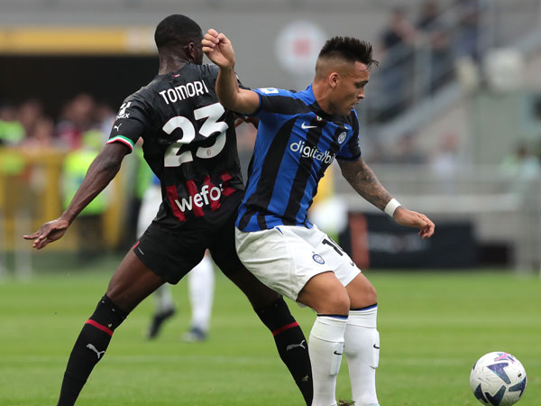 מאבקים במרכז השדה (Emilio Andreoli - Inter/Inter via Getty Images)