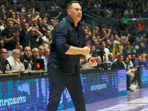 "מתרכז רק בעבודה שלי". גודס (אלן שיבר)