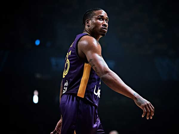 (FIBA)