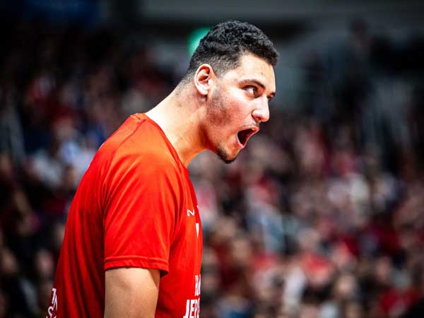 "שיעצרו ויחשבו" (עודד קרני)