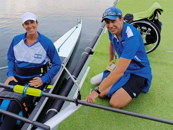 מורן סמואל ומאמנה דימה מרגולין (ראובן מגנג'י)
