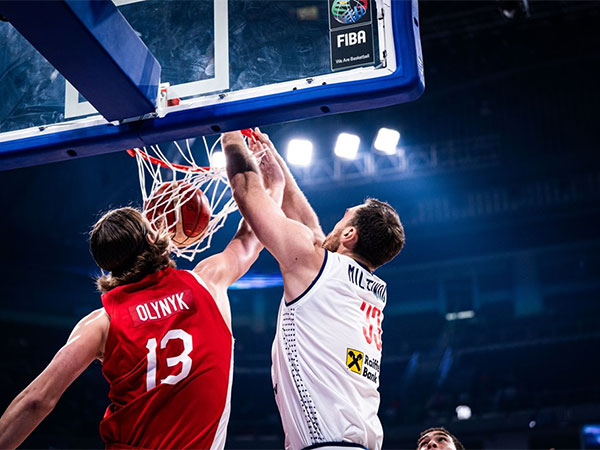 מילוטינוב בטבעת (FIBA)