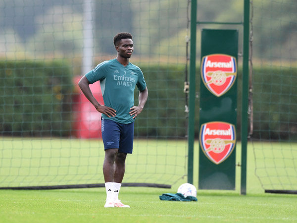 סאקה. צפוי להיות כשיר ( Stuart MacFarlane/Arsenal FC via Getty Images)