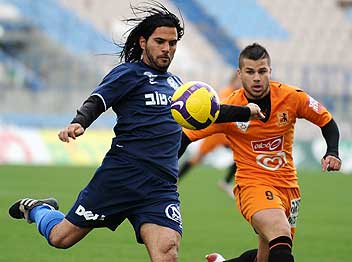 נתן הכל, איפה שהוא שיחק