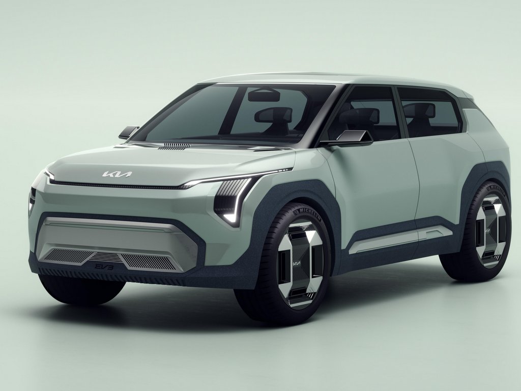 קיה EV3. רכב חשמלי קומפקטי ולא יקר, לכאורה