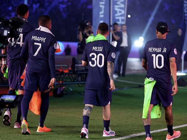 מסי, ניימאר ואמבפה. הטריו הנוצץ כשל בזירה האירופית (GETTY)