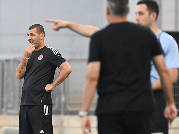 “רוצה שנדע מה קורה במועדון“ (ברני ארדוב)
