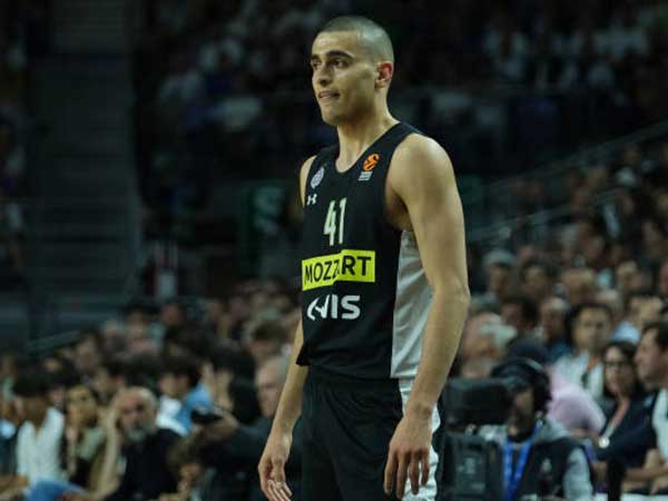 בפרטיזן מתעניינים. ים מדר (GETTY)