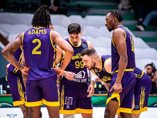 “בנינו קבוצה שמשגב הוא הרכז המרכזי שלה“ (FIBA)