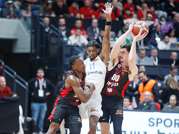 ואחרי מאבק בדקות הסיום (צילום: אלן שיבר)