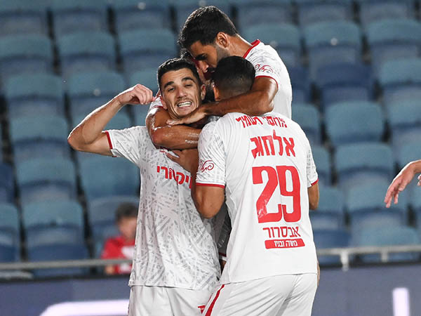 וגם הפרש השערים צמח וצמח (צילום: ברני ארדוב)