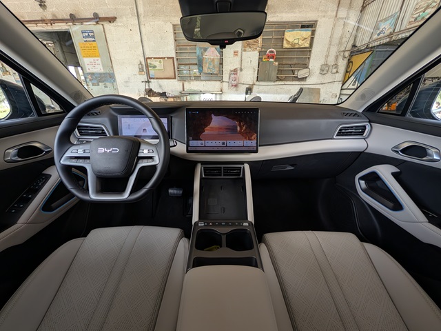 BYD אטו 2 - תא הנוסעים האיכותי במבחן וגם רשימת האבזור והבטיחות ארוכה יותר