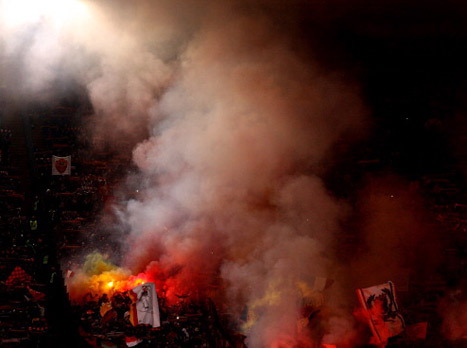 ואי אפשר בלי טירוף ביציעים, הרי זו איטליה (gettyimages)