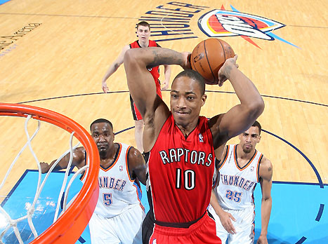 דהרוזן וטורנטו מובילים בקרב מרובע על המקום השלישי (GETTYIMAGES)