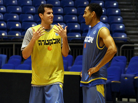 תוספת מפתיעה לסגל. בלו (מכבי ת"א, האתר הרשמי)