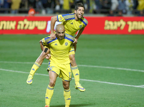מיכה ובן חיים חוגגים. יעברו את הפועל (אלן שיבר)