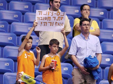 ויתרו על ל"ג בעומר בשביל הקבוצה שלהם (אלן שיבר)